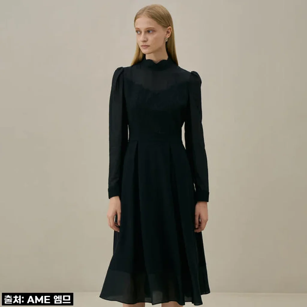 CROA semi-high neck flared dress_black