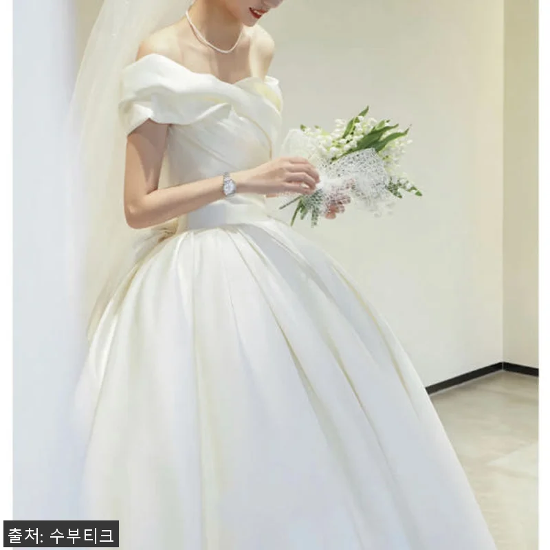 본식 스몰웨딩 오프숄더 화이트드레스 관련 이미지 2