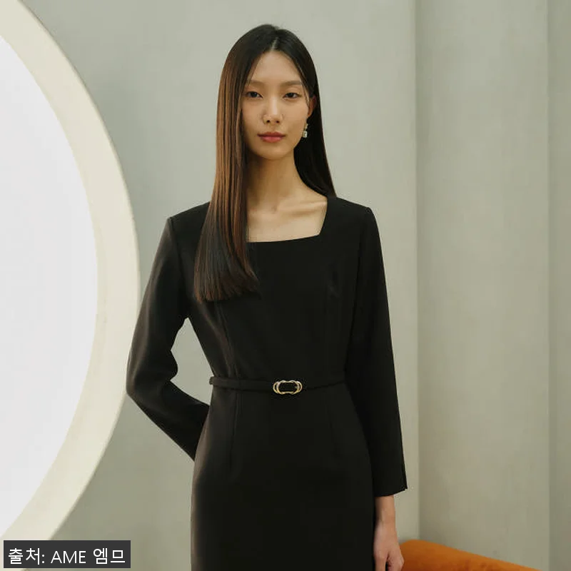 채수빈 착용 SCARLETT 스퀘어넥 관련 이미지 4