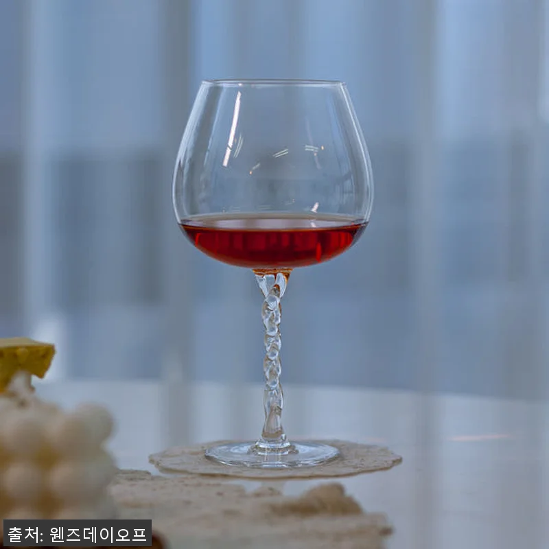 트위스트 크리스탈 와인잔 화이트 고블 관련 이미지 6