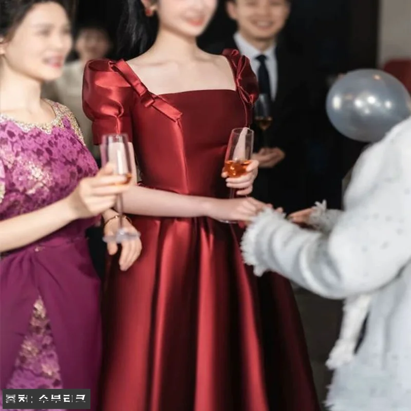 버건디 레드 드레스로 완성한 셀프 스 관련 이미지 4