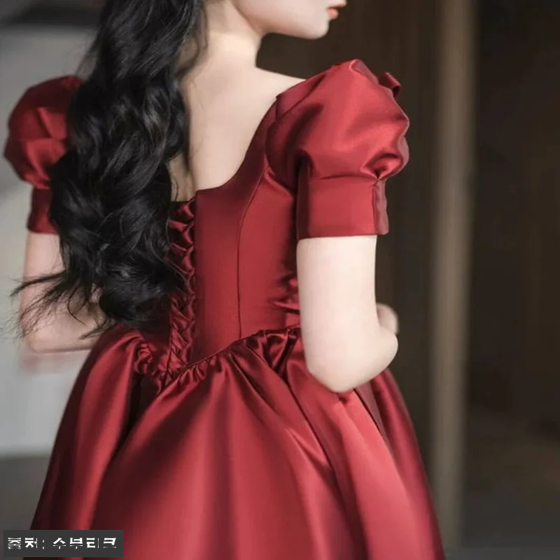 버건디 레드 드레스로 완성한 셀프 스 관련 이미지 5